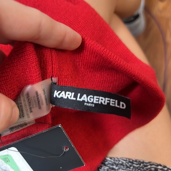 Karl Lagerfeld Paris Choupette Cat Wink Embroidered Patch Beanie NEW - Picture 2 of 2